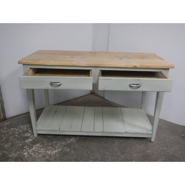 with 2 drawers measuring 58x55 cm h 8. The lower space is 57 cm high.