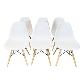 Set of Six Herman Miller Eames Molded Plastic Side Chairs For Sale