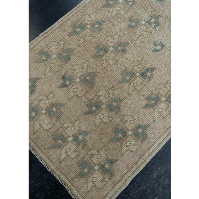 Turkish Turkish Vintage Rug 2'7" x 6'1" #20615 For Sale - Image 3 of 8