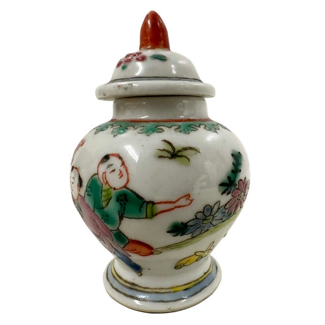 Early 20th Century Chinese Hand Painted Porcelain Ginger Jar - A Pair For Sale - Image 9 of 12