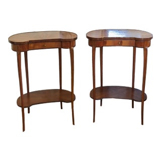 Early 20th Century Pair of French Kidney-Shaped Marquetry Side Tables, Table à Rognon For Sale