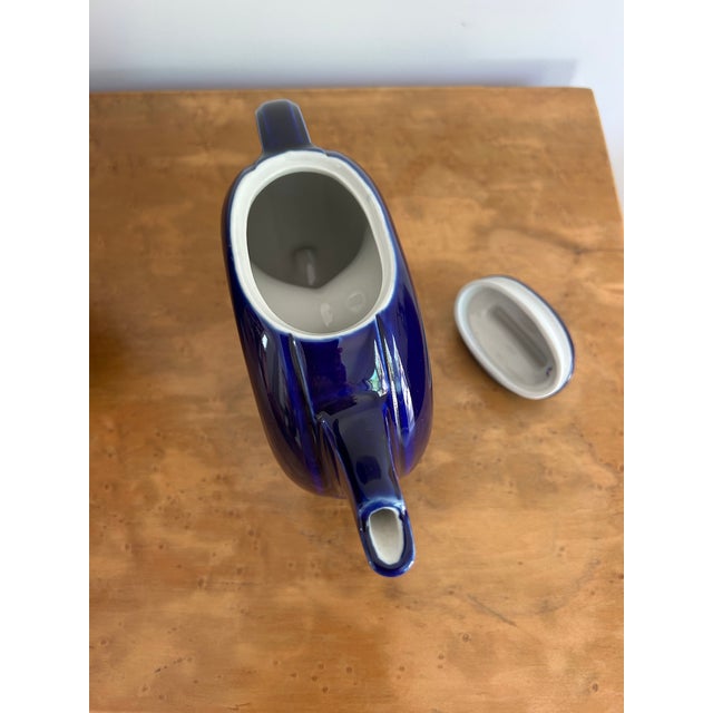 1950s 1950’s Hall China Company Made in the Usa Impeccable Iconic Vintage Cobalt Blue Doughnut Novelty Teapot For Sale - Image 5 of 18