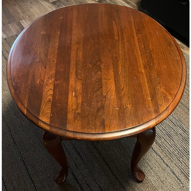 French Country Late 20th Century Kincaid Queen Anne French Country Solid Wood Oval Side Accent End Table Drawer Dark Brown For Sale - Image 3 of 11