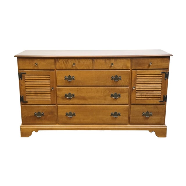 American Ethan Allen Heirloom Nutmeg Maple Colonial Early American 62" Triple Door Dresser 10-5013 For Sale - Image 3 of 14