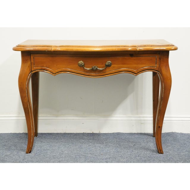 Ethan Allen Country Crossings Collection Country French 38" Accent