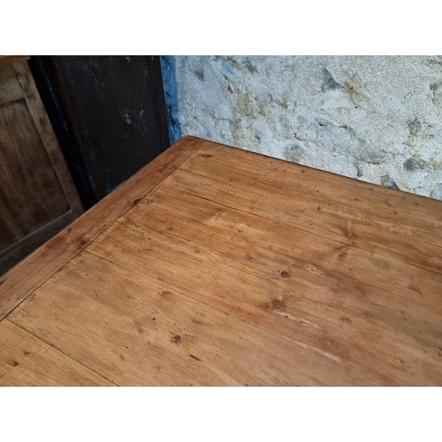 Antique French Farmhouse Dining Table in Oak and Pine with 3 Drawers, 19th Century For Sale - Image 12 of 18