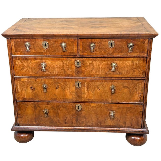 Queen Anne Walnut Chest of Drawers, 1710s For Sale - Image 9 of 12