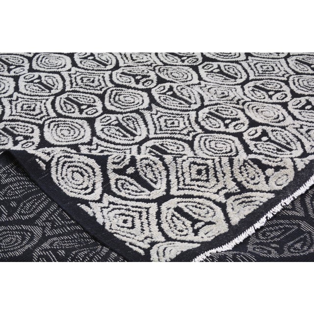 2000 - 2009 Contemporary Moroccan Sheba Hand Knotted Wool Rug, 9'1X12'5 For Sale - Image 5 of 6