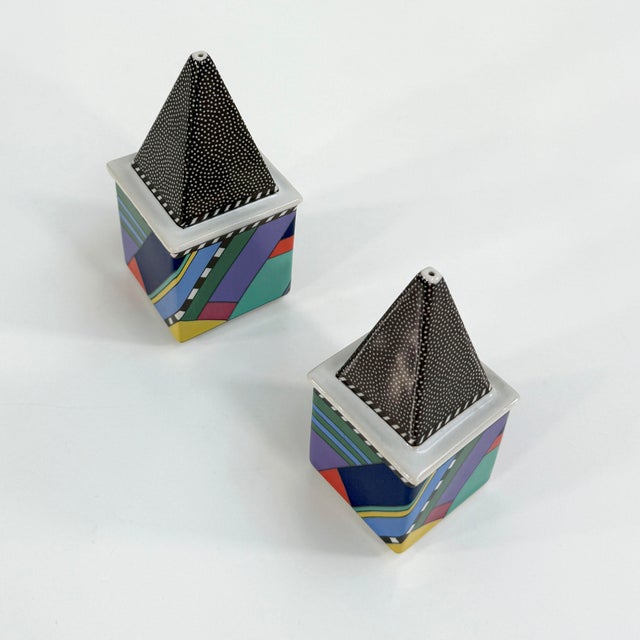 1990s Salt & Pepper Metropol by Barbara Brenner for Rosenthal Studio, 1990s, Set of 2 For Sale - Image 5 of 6