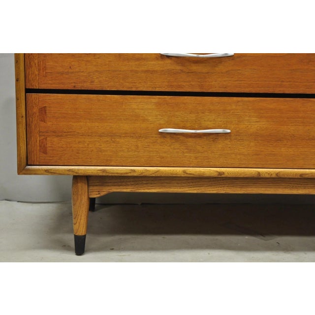Mid 20th Century Vintage Lane Acclaim Mid Century Modern Walnut Dovetail Buffet Credenza Cabinet For Sale - Image 5 of 18