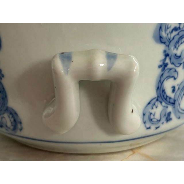 Blue and White Chinese Lidded Bowl For Sale - Image 10 of 10