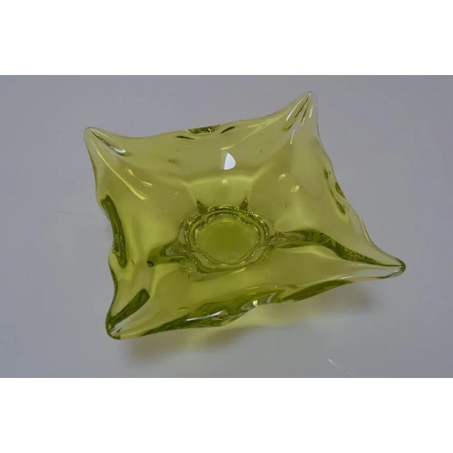 Art Glass Bowl attributed to Josef Hospodka for Glasswork Chribska, 1960s For Sale - Image 3 of 10