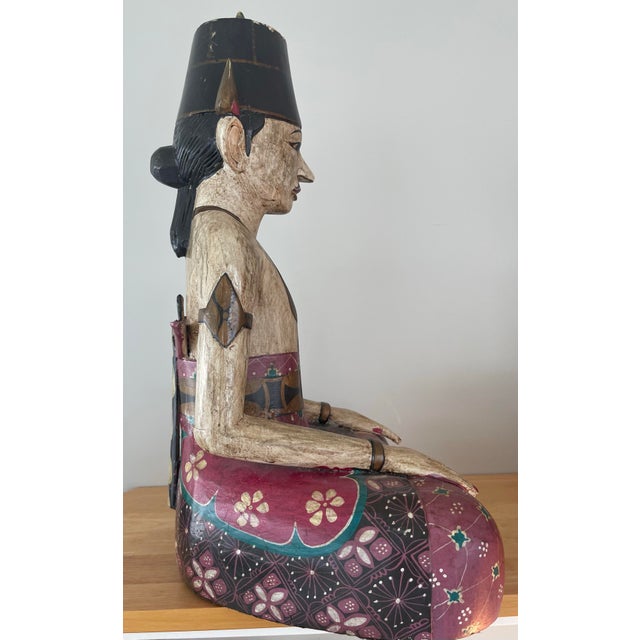 Asian Monumental Pair of Javanese Loro Blonyo Hand-Carved Wooden Figures, Mid-20th Century For Sale - Image 3 of 12