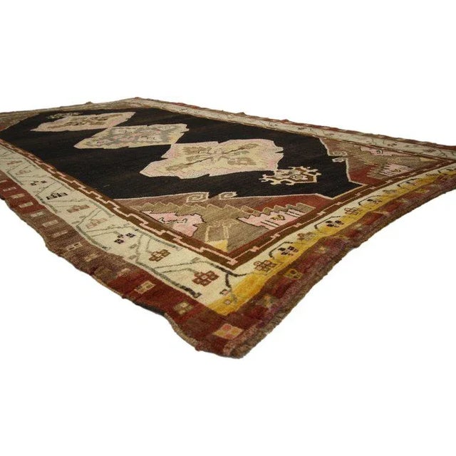 vintage Turkish Oushak rug with Mid-Century Modern style. Lavish with extravagant contrasts and depth, this hand knotted...