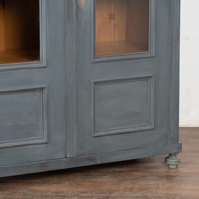 20th Century Pair of Blue Painted Pine Bookcases Display Cabinets For Sale - Image 13 of 15
