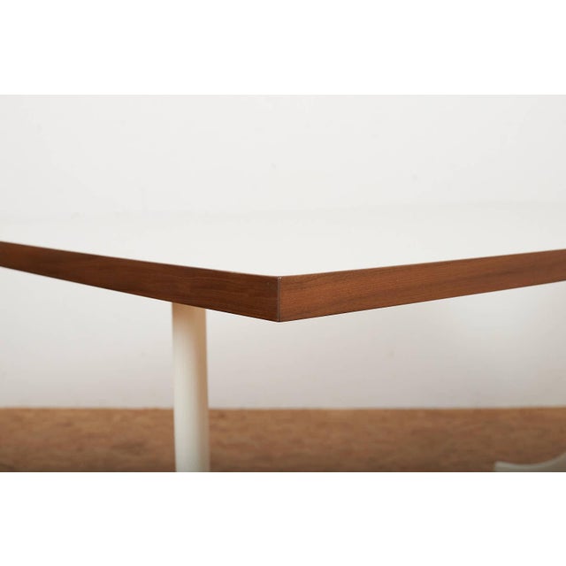 Model 5559 Pedestal Series Dining Table in White Coated Cast Aluminum and Resin with Walnut by George Nelson & Associates for Herman Miller, 1960 For Sale - Image 6 of 14