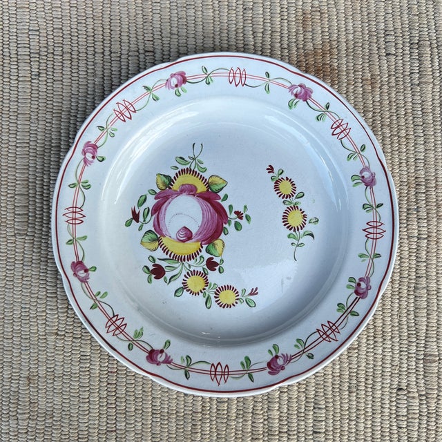 A Very Fine Antique Pearlware Queen's Rose Plate, Circa 1800 For Sale - Image 12 of 12