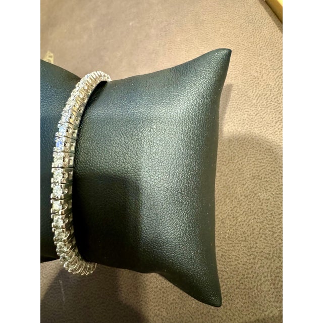 Transparent 10 Pointer Each 5.5 Ct Eternity 18 Kt Gold & Diamond Stretchable Bangle, Italy For Sale - Image 8 of 18