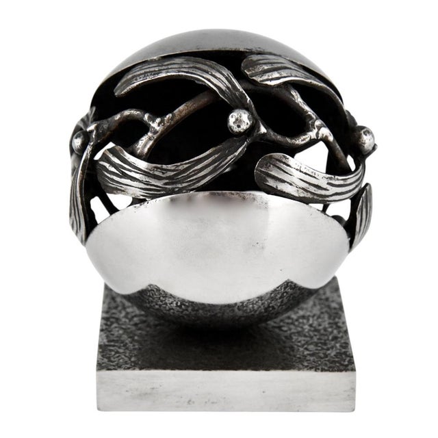 Art Deco Wrought Iron Mistletoe Paperweight by Edgar Brandt, France, 1921 For Sale - Image 6 of 12