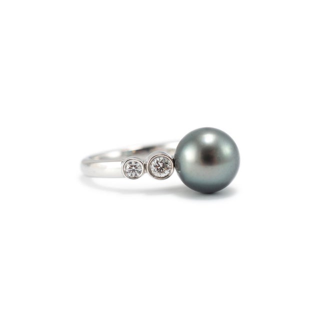 Mikimoto 18k White Gold Tahitian Pearl Accented Diamond Cocktail Ring For Sale - Image 4 of 7