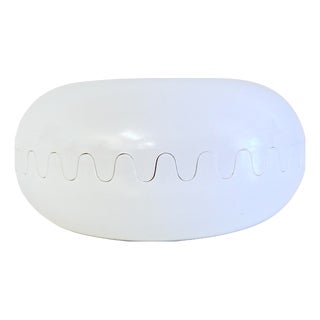 Vintage White Clam Ashtray by Alan Fletcher for Furniture, 1970s For Sale
