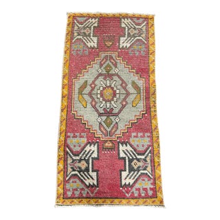 Turkish Yastik Rug 1'6" x 3' For Sale