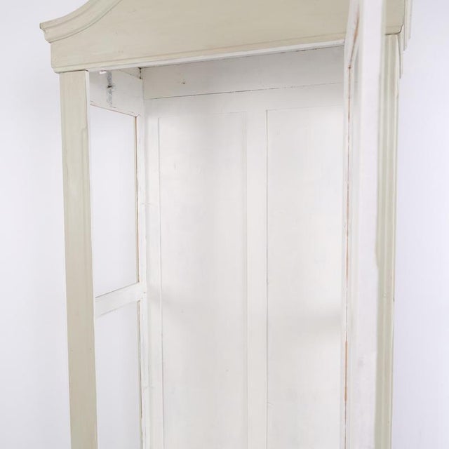 Grey-Painted Display Cabinet with Curved Top and Carved Details, 1920 For Sale - Image 6 of 12