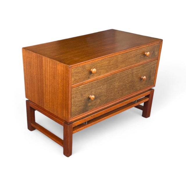 1960s Mid-Century Modern Two-Tone Mahogany Nightstand by Dunbar – Fully Restored For Sale - Image 9 of 12