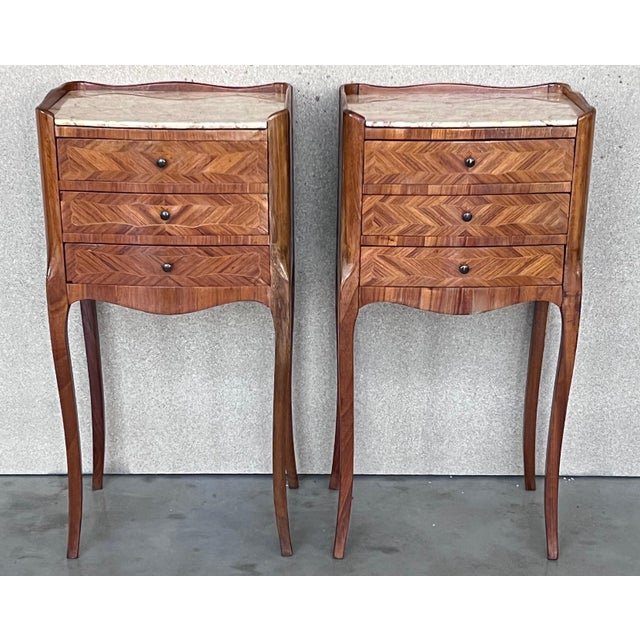 Early 20th Century Pair of Louis XVI Style Marble-Top, Bronze and Walnut Nightstands For Sale - Image 16 of 18