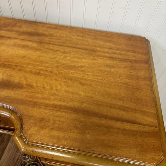 Vintage Ca. 1930s French Provincial Desk / Vanity For Sale In Salt Lake City - Image 6 of 17