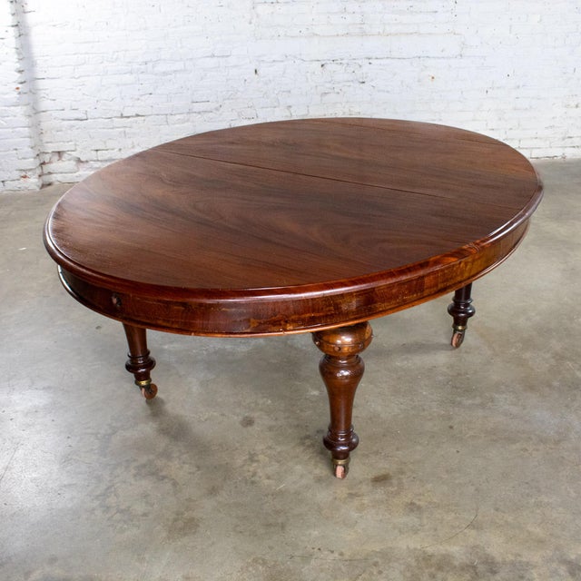 Wood 19th Century Antique William IV Style Mahogany Oval Dining Table W/Turned Legs & Casters For Sale - Image 7 of 17