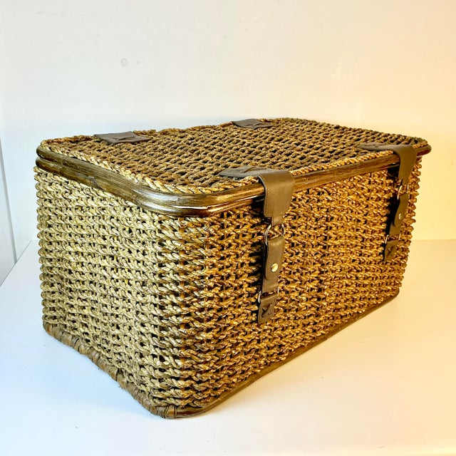 1980s 1980s Vintage Boho Chic Arts & Crafts Coastal Large Woven Jute Wicker & Bentwood Storage Lidded Basket For Sale - Image 5 of 18