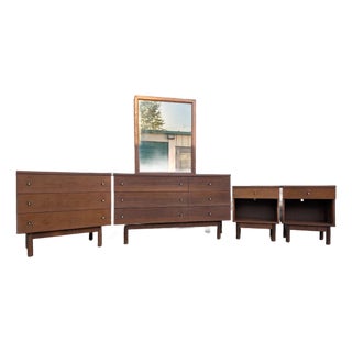 1960s Stanley Distinctive Furniture Mid Century Modern Bedroom Set With Mirror For Sale