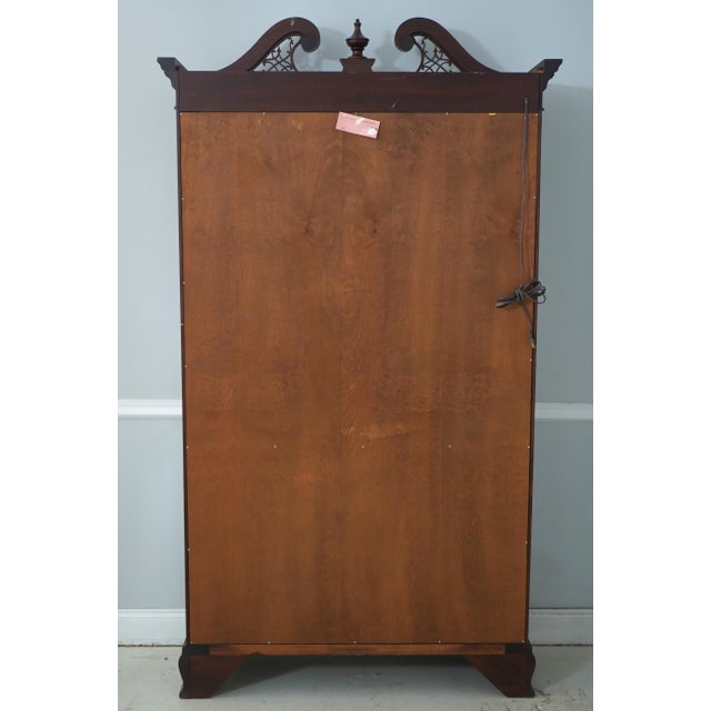 Henkel Harris Beveled Glass #2348 Mahogany Curio Cabinet For Sale - Image 17 of 18