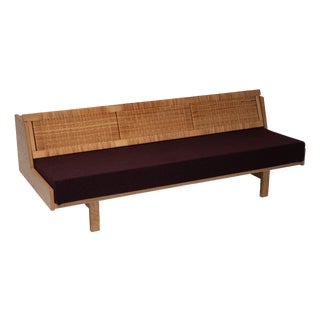 Model GE258 Oak and Cane Sofa Bed by Hans J. Wegner for Getama, Denmark, 1954 For Sale