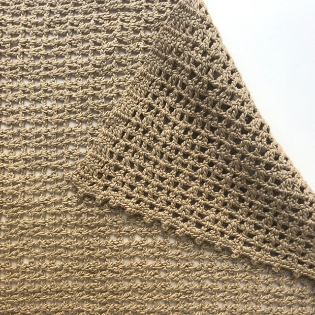 Farmhouse Vintage Hand Crocheted Small Mesh Beige Kitchen Washcloth Placemat For Sale - Image 3 of 5