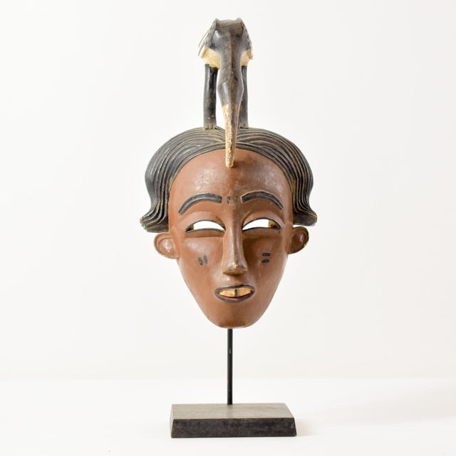 Early 20th Century Guro Figural Portrait Mask on Custom Stand Côte d'Ivoire For Sale In Denver - Image 6 of 8