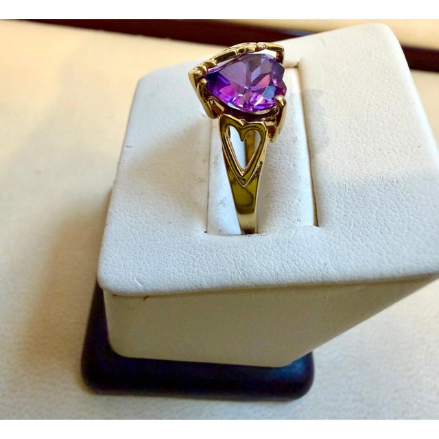 4 Carat Heart Shape Amethyst Love Cocktail Ring in 18 Karat Yellow Gold For Sale In New York - Image 6 of 18