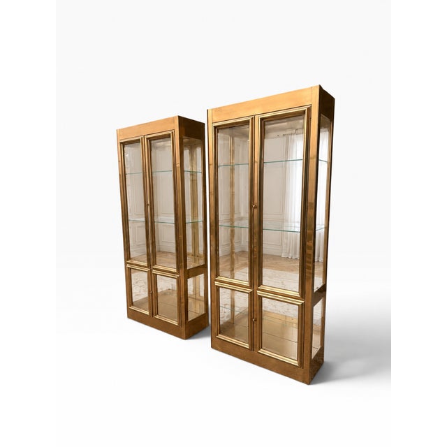 1970s Pair of Vintage Mastercraft Brass & Glass Illuminated Display Cabinets For Sale - Image 5 of 17