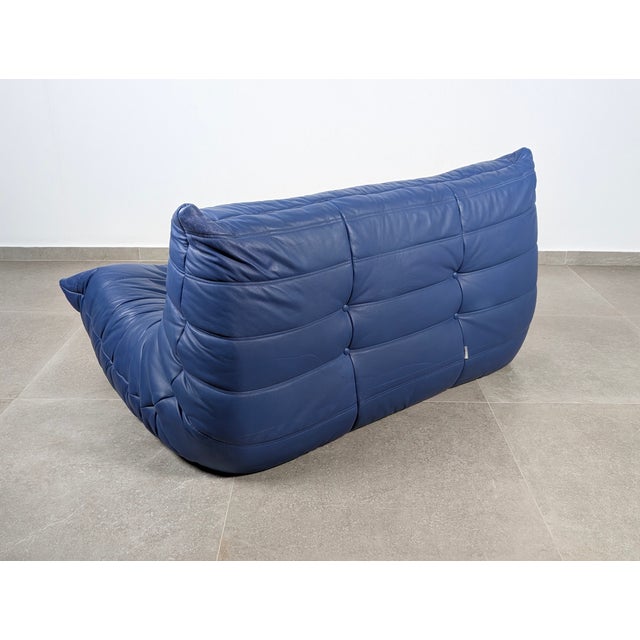 Blue Vintage French Togo Sofa in Blue Leather by Michel Ducaroy for Ligne Roset, 1980s For Sale - Image 8 of 12