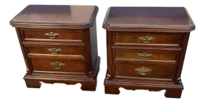 1980s Pair of Basset Mahogany Nightstands