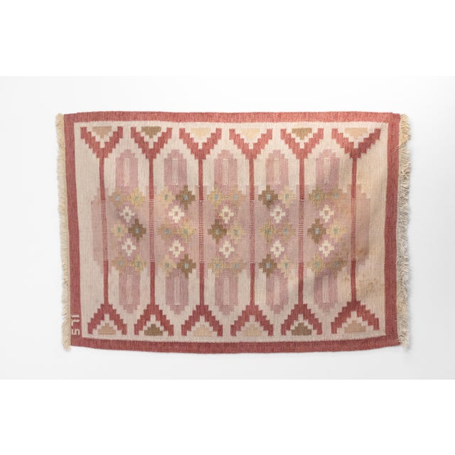 Textile Swedish Kilim Rug in Tones of Red, 1960 For Sale - Image 7 of 7