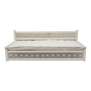 1990s Vintage White Floral Jali Daybed