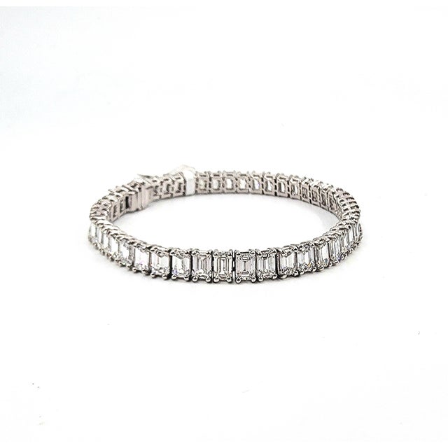 Metal 15.77 Ct Emerald Cut Diamond Tennis Bracelet For Sale - Image 7 of 8