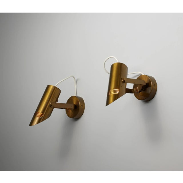 Mid-Century Modern Italian Adjustable Brass Wall Lamps, 1960s, Set of 2 For Sale - Image 4 of 11