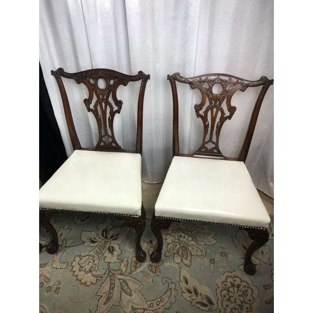 Hollywood Regency Carved Mahogany Chippendale Dining Chairs, Set of 6, White Faux Leather For Sale - Image 3 of 12
