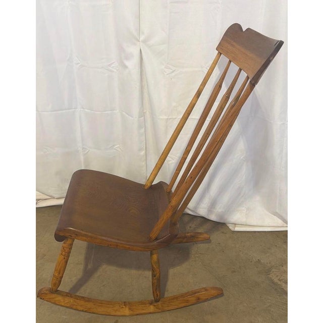 Mid 19th Century Antique Mid-19th Century Arrow Back Windsor Style Nursing Rocking Chair For Sale - Image 5 of 7