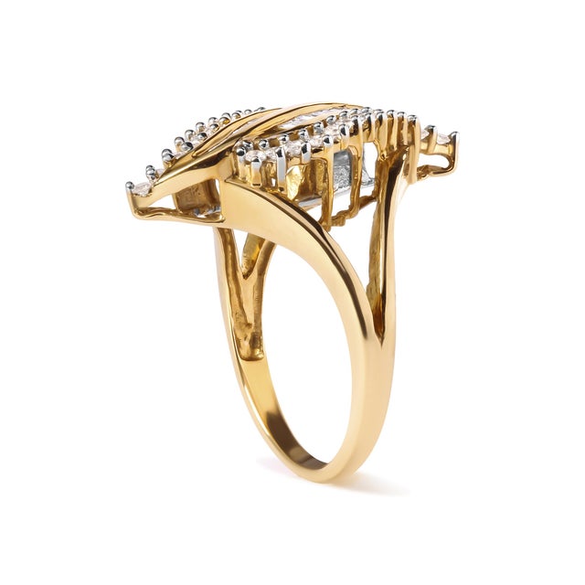 Contemporary 10K Yellow Gold 1/2 Cttw Round and Baguette Cut Diamond Cocktail Ring (H-I Color, I1-I2 Clarity) For Sale - Image 3 of 6