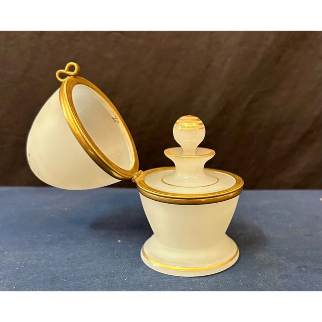 Antique victorian glass perfume bottle For Sale In New York - Image 6 of 9