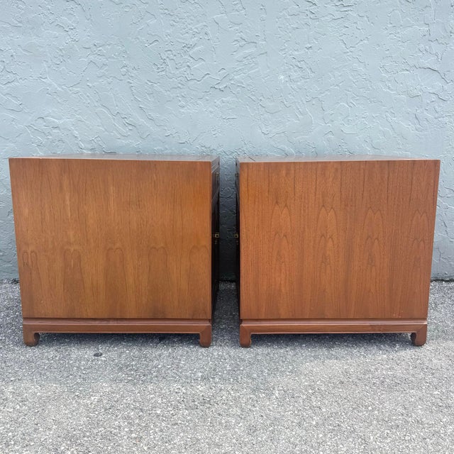 Ricardo Lynn & Corporation Taiwanese Walnut Cubic Side Tables/Nighstands by Ricardo Lynn - A Pair For Sale - Image 4 of 12